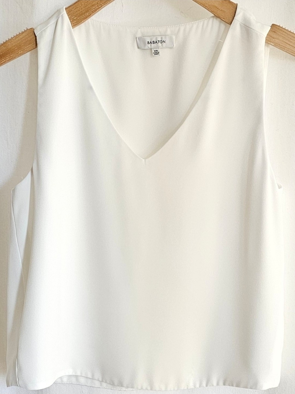 Aritzia Babaton Murphy White Sleeveless Chiffon Blouse Top